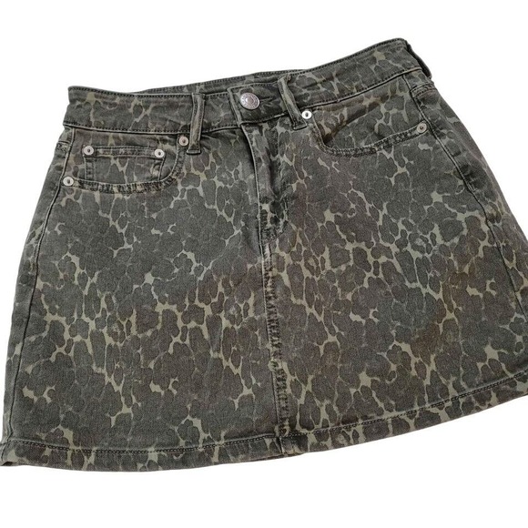 American Eagle Outfitters Dresses & Skirts - American‎ Eagle Denim Mini Skirt Leopard Print Stretch Casual Size 2